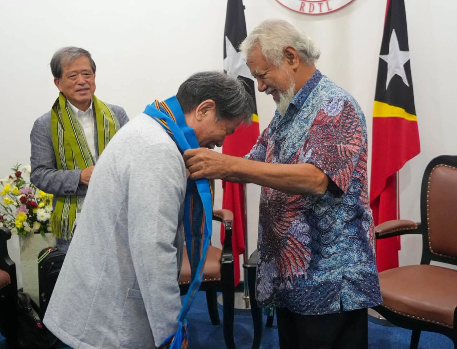 Tara Tais ba delegasaun Japaun